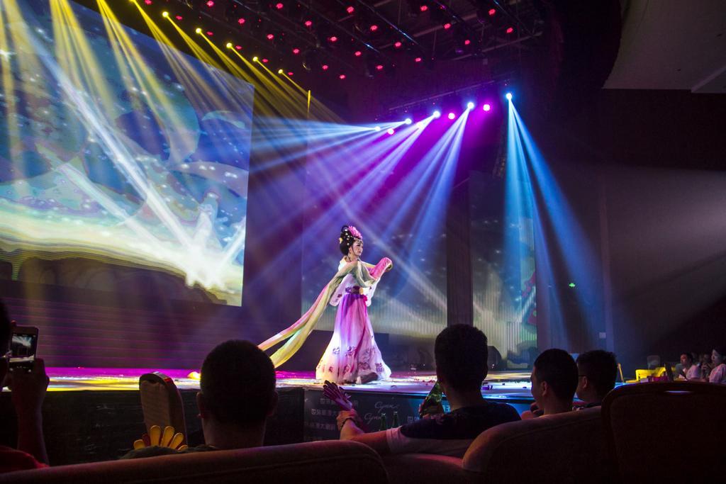Chengdu Cynn Hotel Екстериор снимка